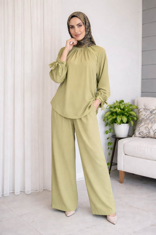 Kolları Bağlamalı Tunik ve Piliseli Geniş Paça Pantolon Takımı