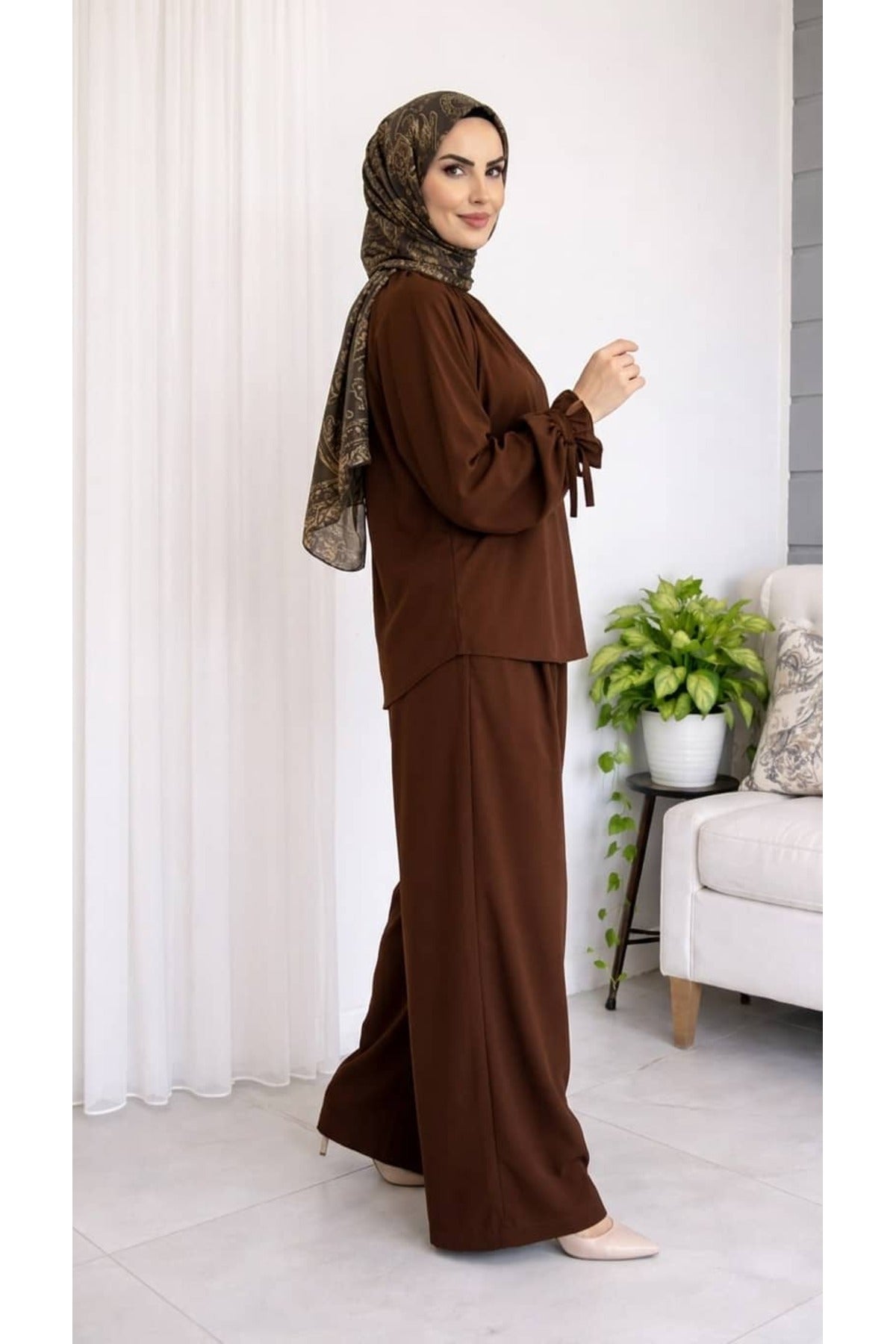 Kolları Bağlamalı Tunik ve Piliseli Geniş Paça Pantolon Takımı