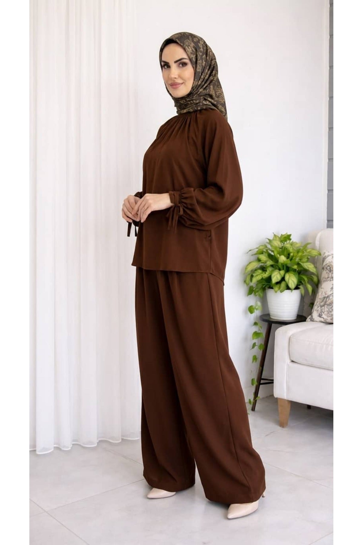 Kolları Bağlamalı Tunik ve Piliseli Geniş Paça Pantolon Takımı