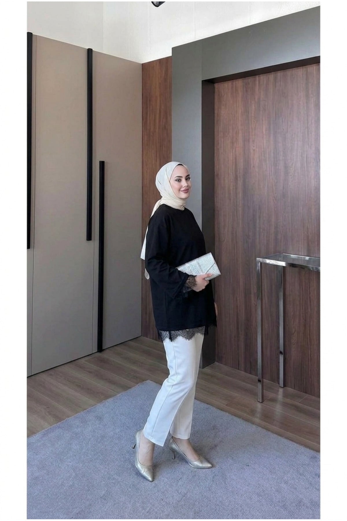 Dantel Detaylı Geniş Kol Bluz