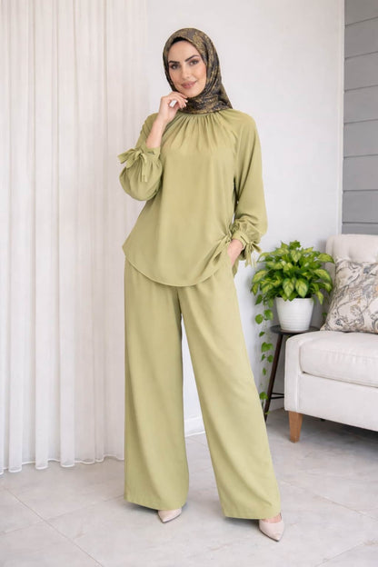 Kolları Bağlamalı Tunik ve Piliseli Geniş Paça Pantolon Takımı