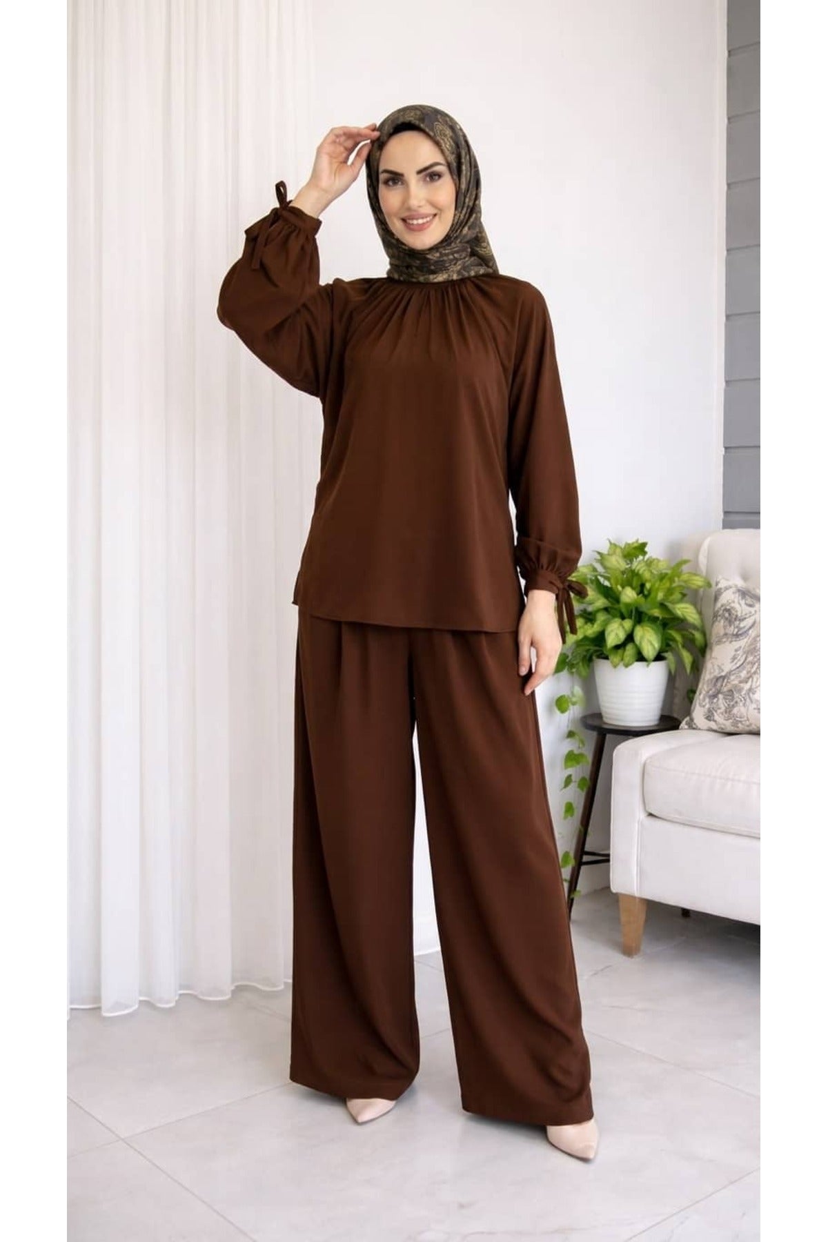Kolları Bağlamalı Tunik ve Piliseli Geniş Paça Pantolon Takımı
