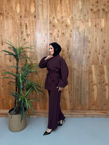 Astarlı Çiçek Detaylı Kuşaklı Takım Vişne Çürüğü
